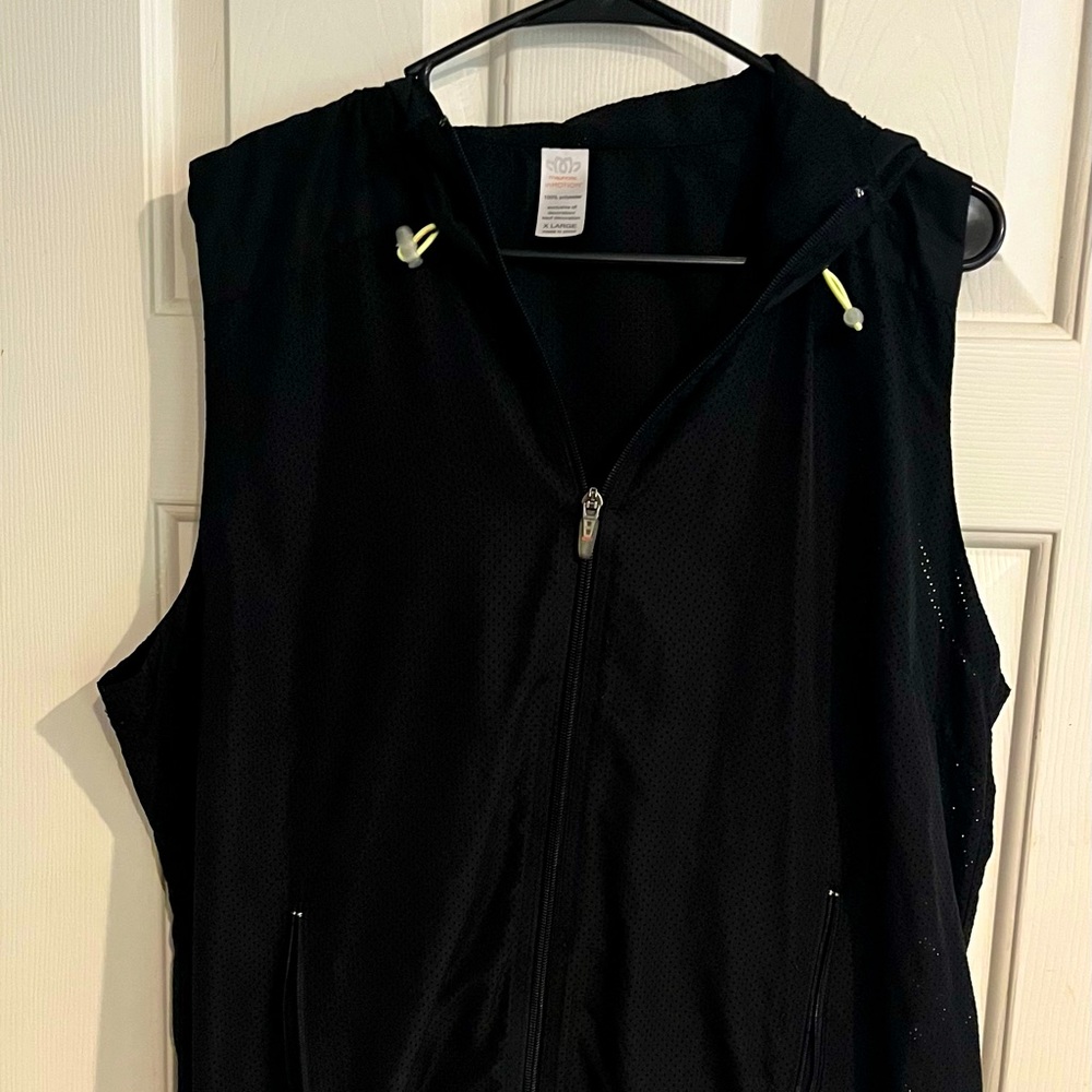 Maurice’s in motion sleeveless jacket